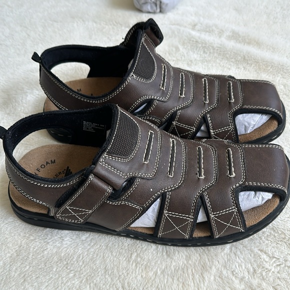 Men’s docker, memory foam sandals new never worn but the wrong size for a gift. - Picture 3 of 5